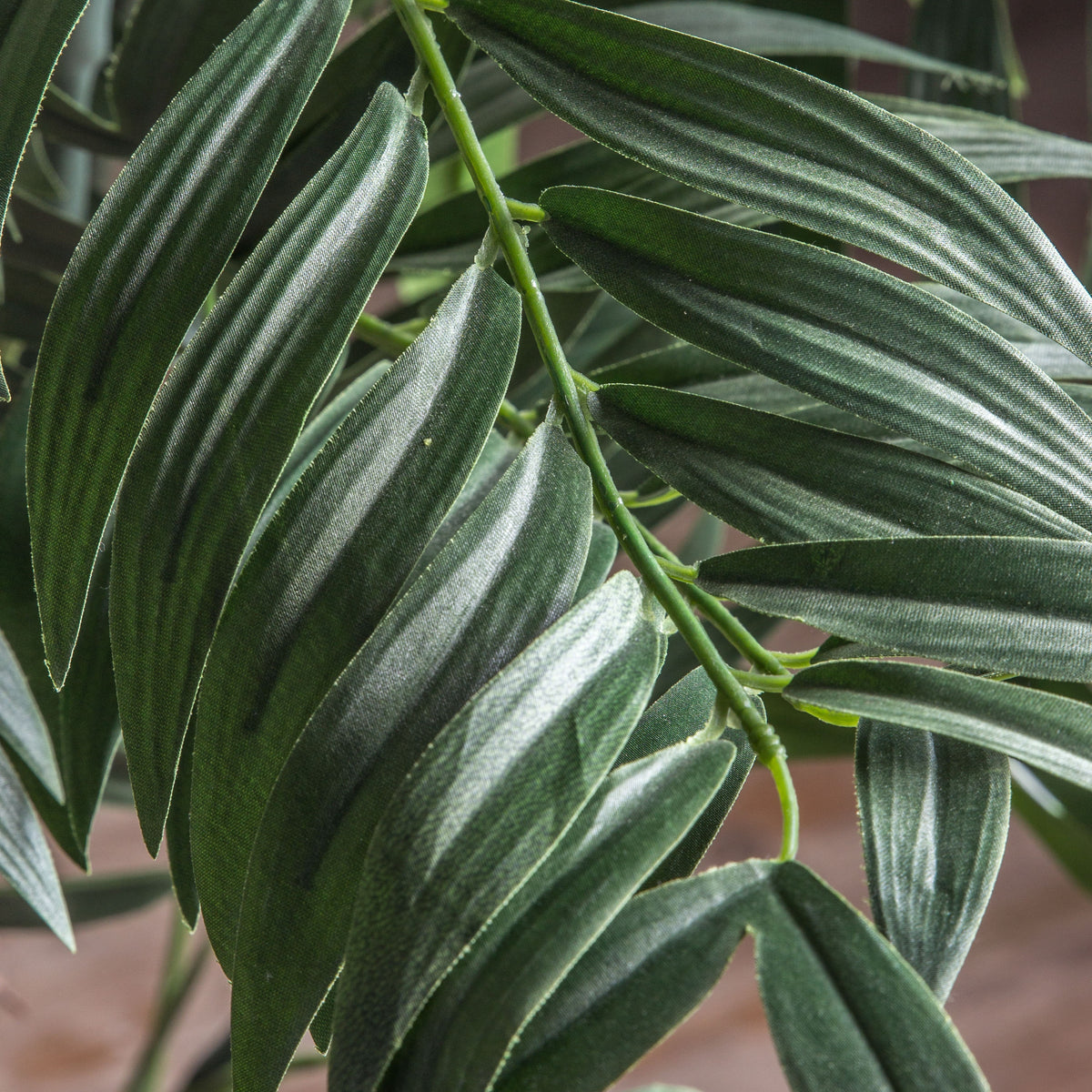 Gallery Direct Areca Palm Tree Large Green, close-up showing its finish and detail