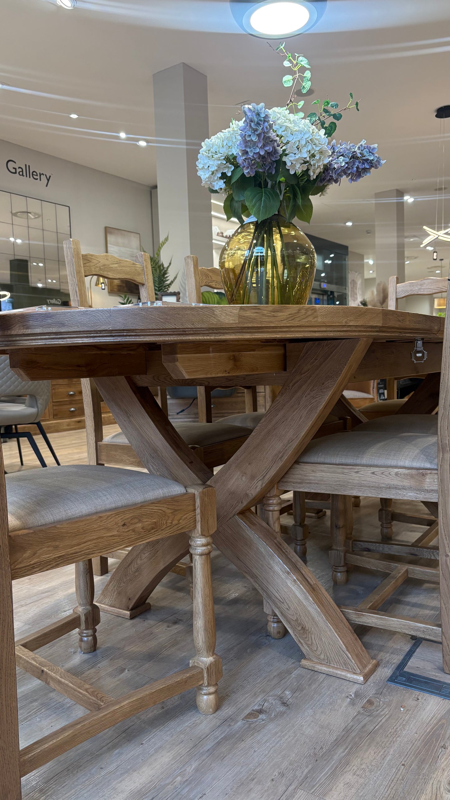 Carlton Furniture Copeland 1800 Cross Leg Oval Extending Dining Table