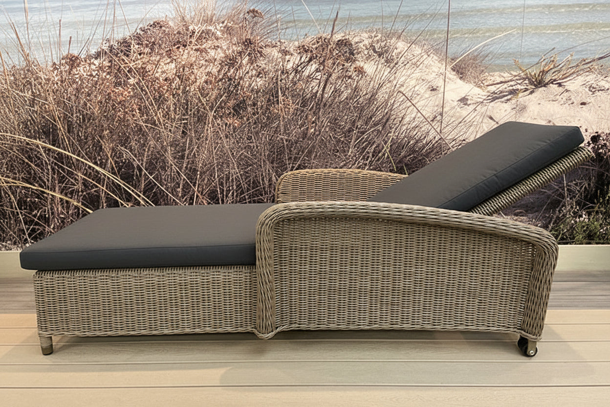 4 Seasons Outdoor Somerset Single Sunbed  in Pure Weave