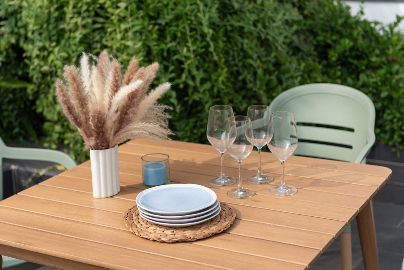 LifestyleGarden Onyx 4 Seat Dining Set Green