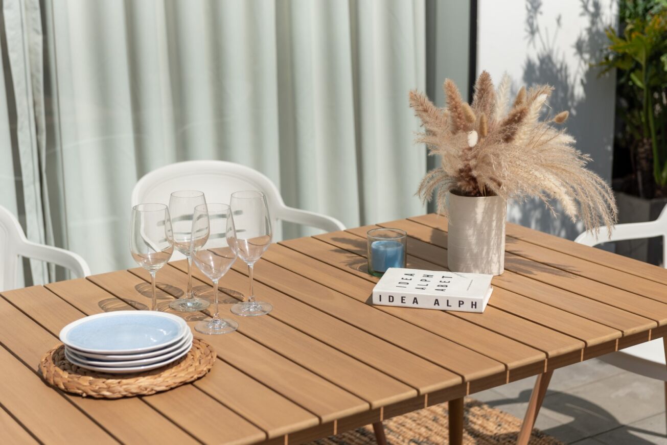 LifestyleGarden Onyx 6 Seat Dining Set White