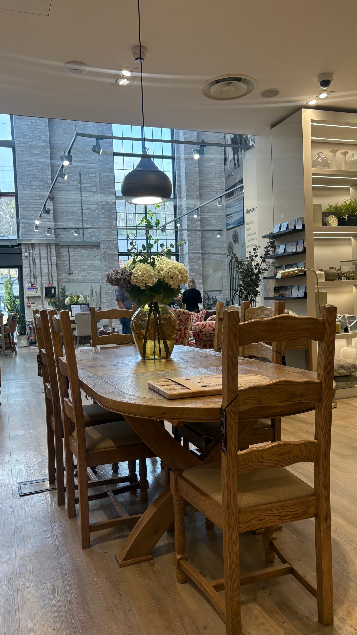 Carlton Furniture Copeland 1800 Cross Leg Oval Extending Dining Table