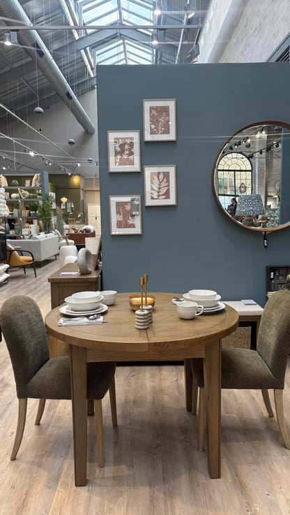 Gallery Direct Hardwick Round Extending Dining Table