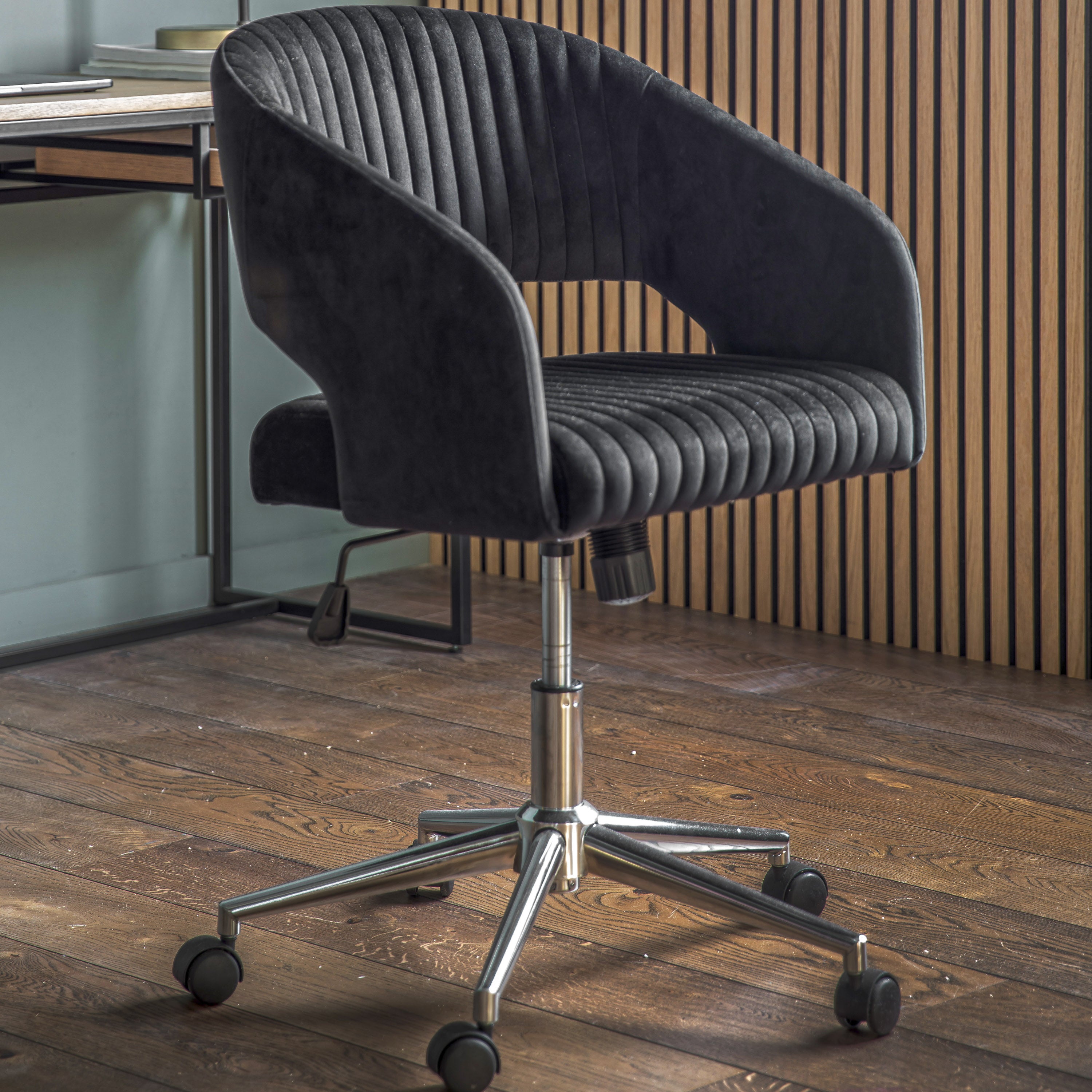 Gallery Direct Murray Swivel Chair in Black