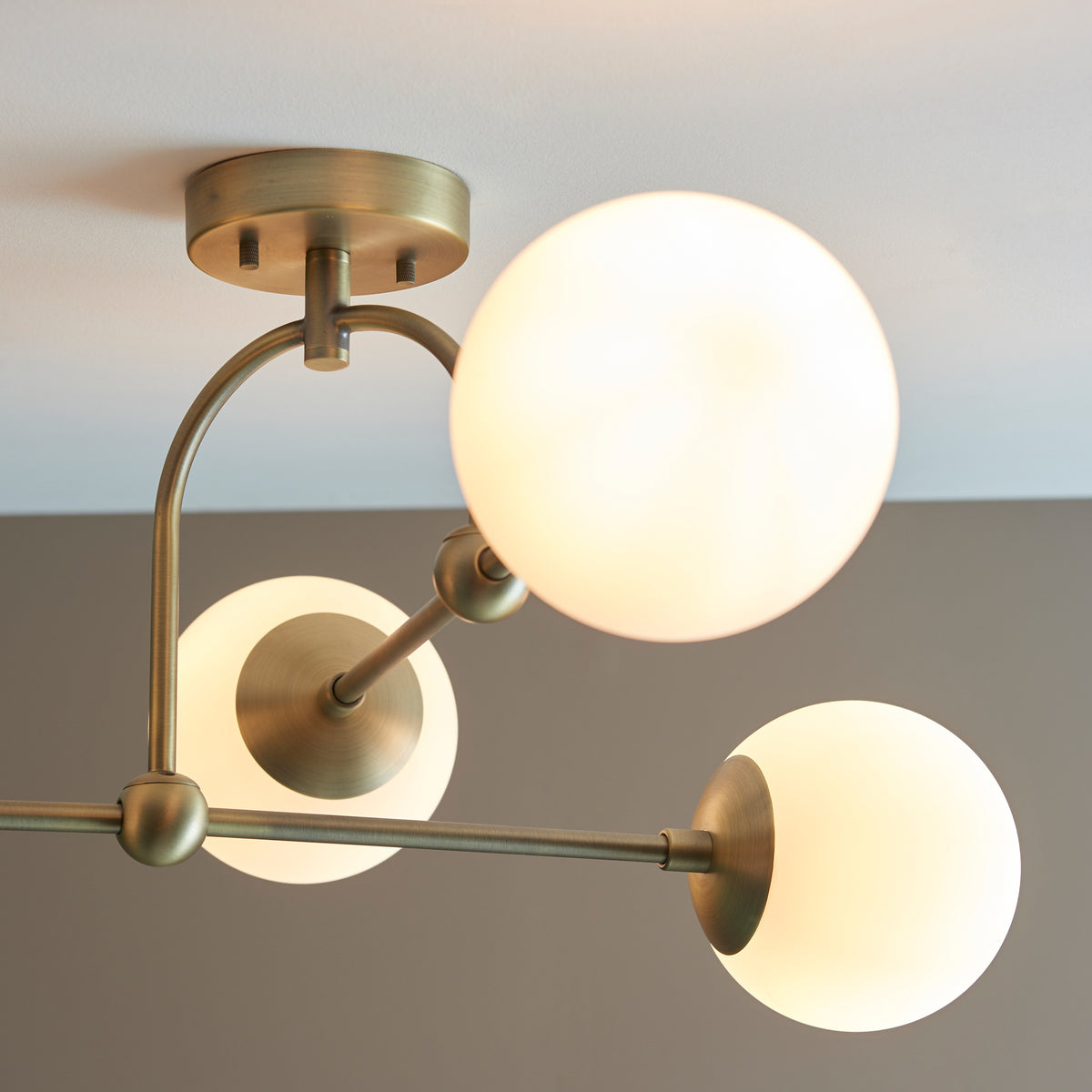 Gallery Direct Boston 4 Ceiling Light, close-up of the finish and design