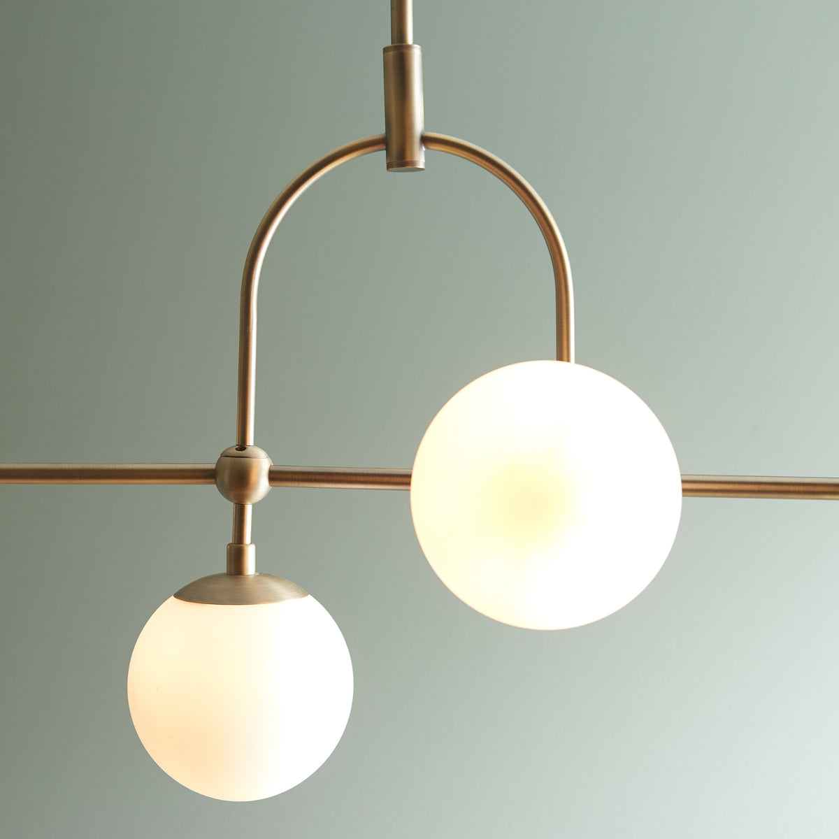 Gallery Direct Boston 5 Pendant Light, close-up of the finish and design
