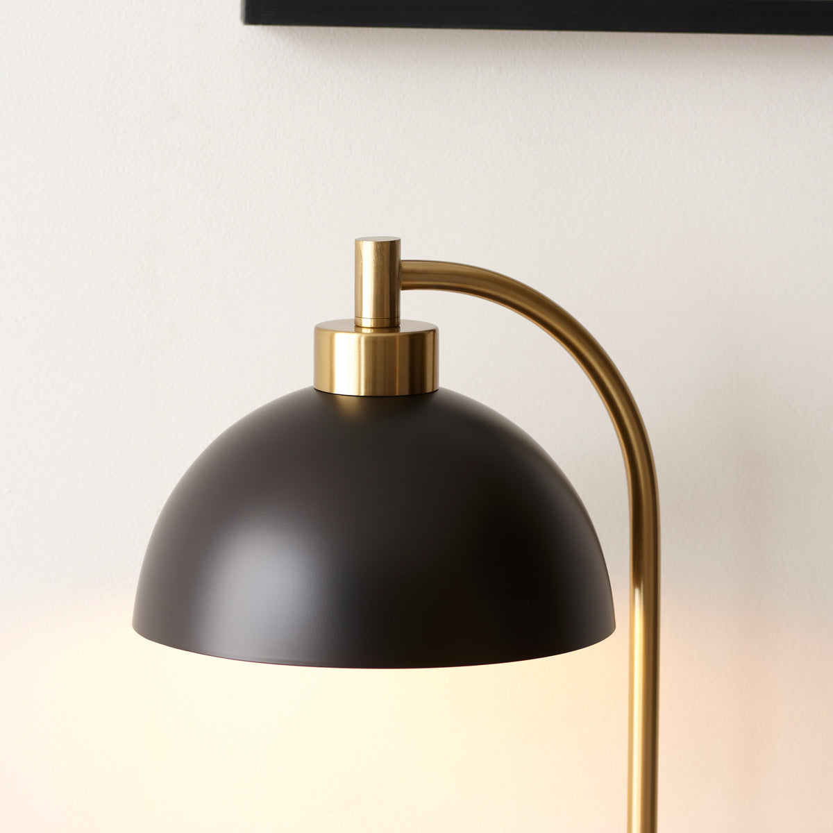 Gallery Direct Buchanan Table Lamp Matt Black, close-up of the finish and design