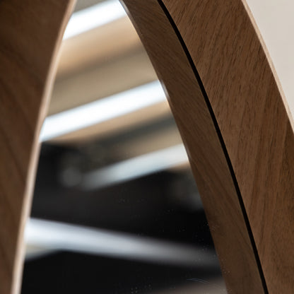 Gallery Direct Cedar Elipse Mirror Oak, close-up of the mirror and frame details