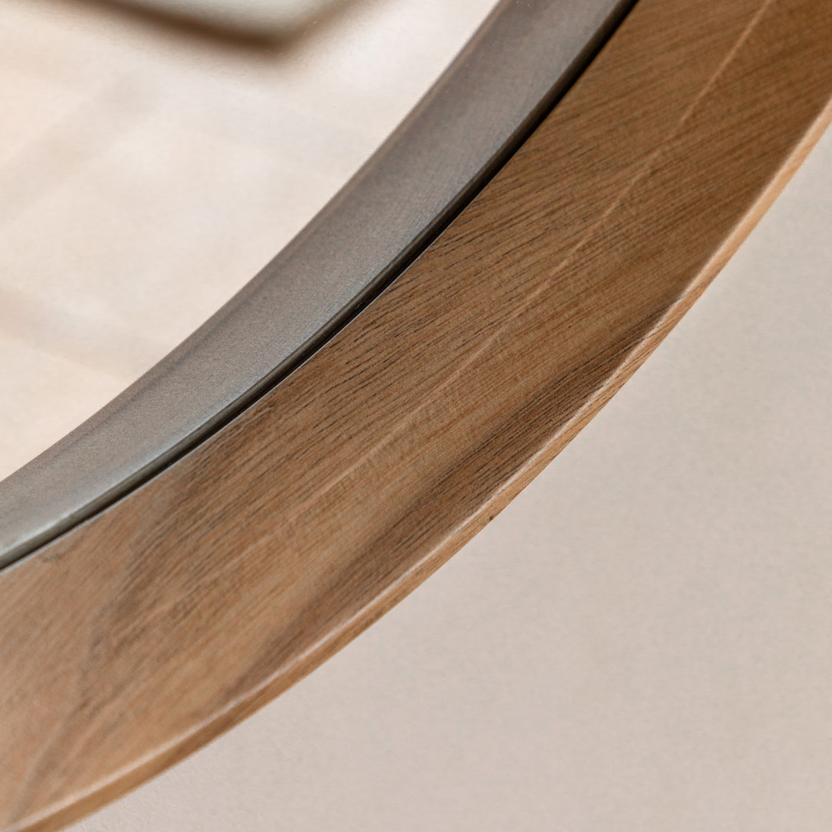 Gallery Direct Cedar Round Mirror Oak, close-up of the mirror and frame details