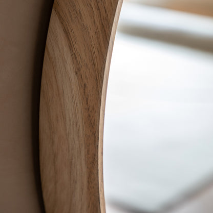 Gallery Direct Cedar Round Mirror Oak, close-up of the mirror and frame details