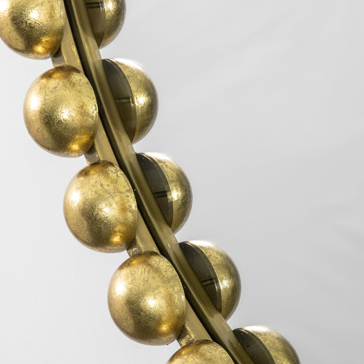 Gallery Direct Ceretti Round Mirror Gold, close-up of the mirror and frame details
