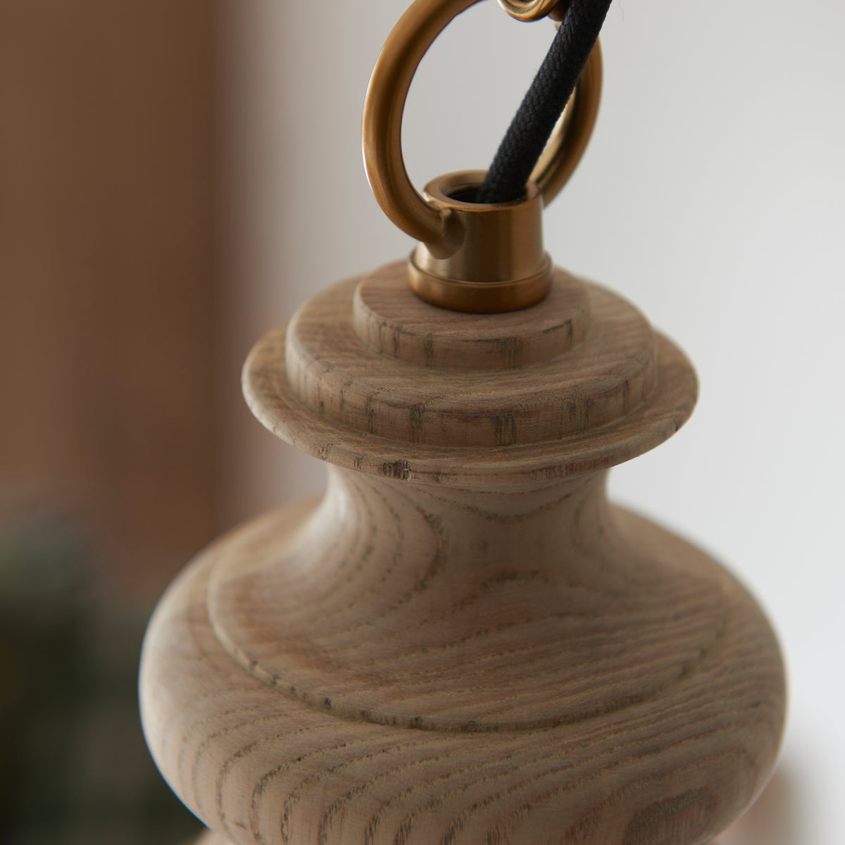 Gallery Direct Cotswold 1 Pendant Light Natural Ash, close-up of the finish and design