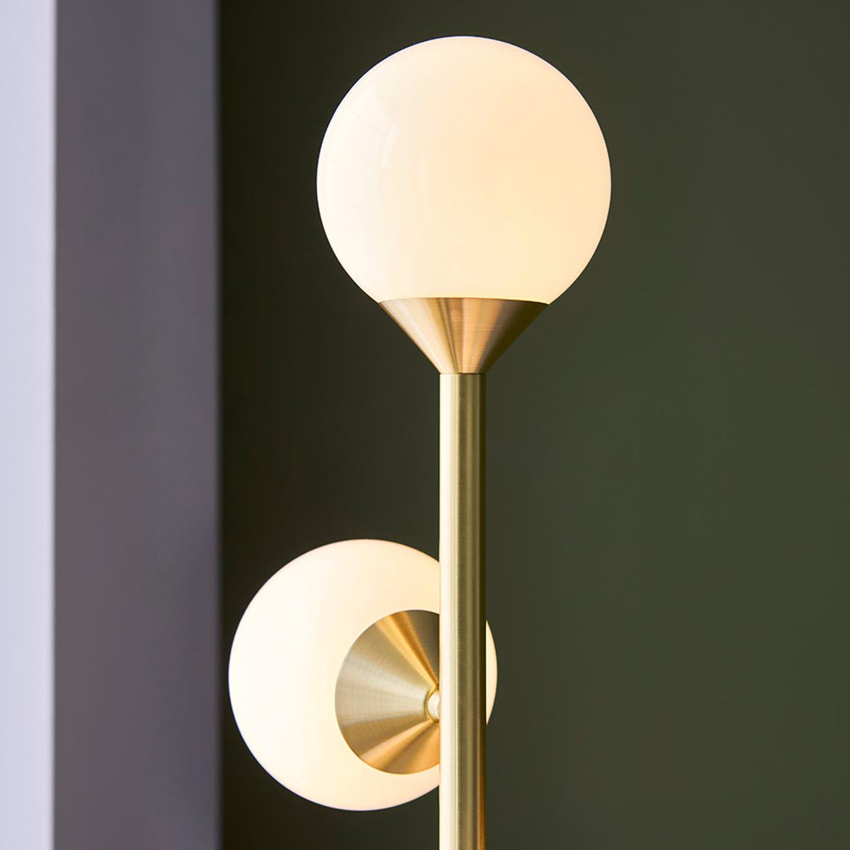 Gallery Direct Estelle 5 Floor Lamp Satin Gold, close-up of the finish and design