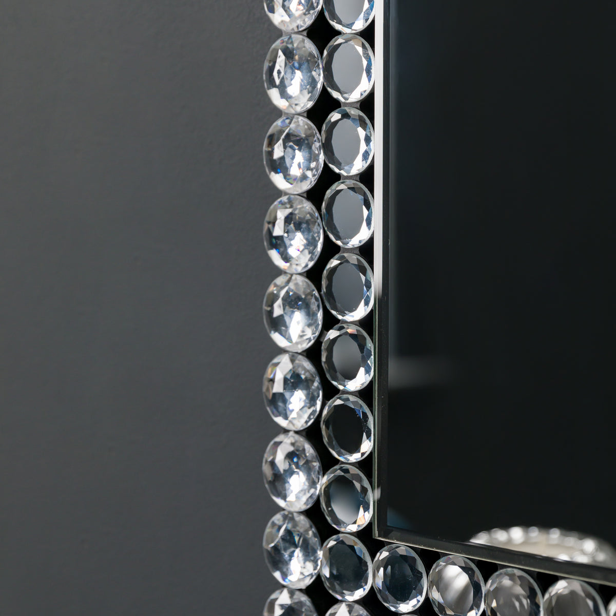 Gallery Direct Fallon Rectangle Mirror, close-up of the mirror and frame details