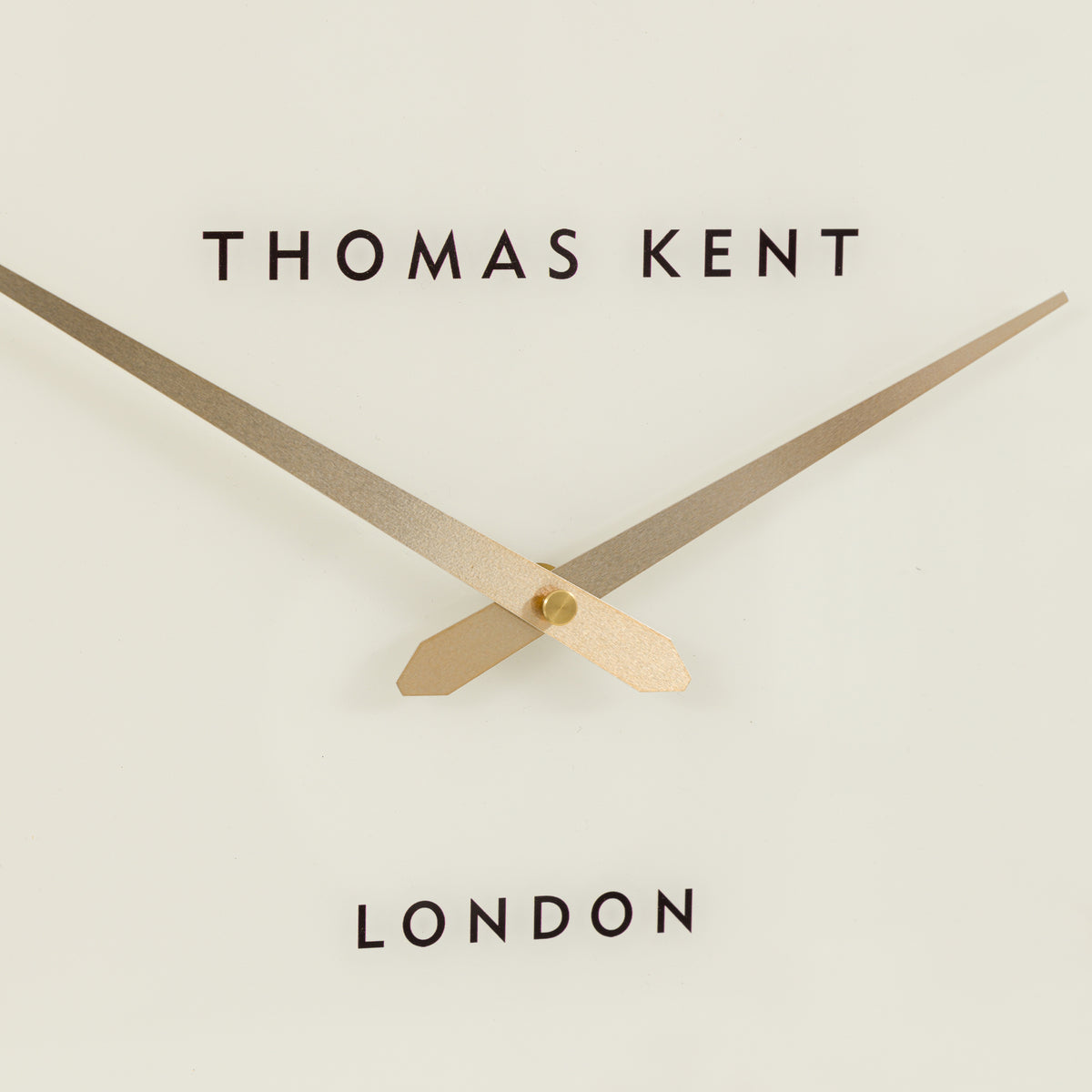 Gallery Direct Greenwich Wall Clock Snow White, close-up of the clock face and finish