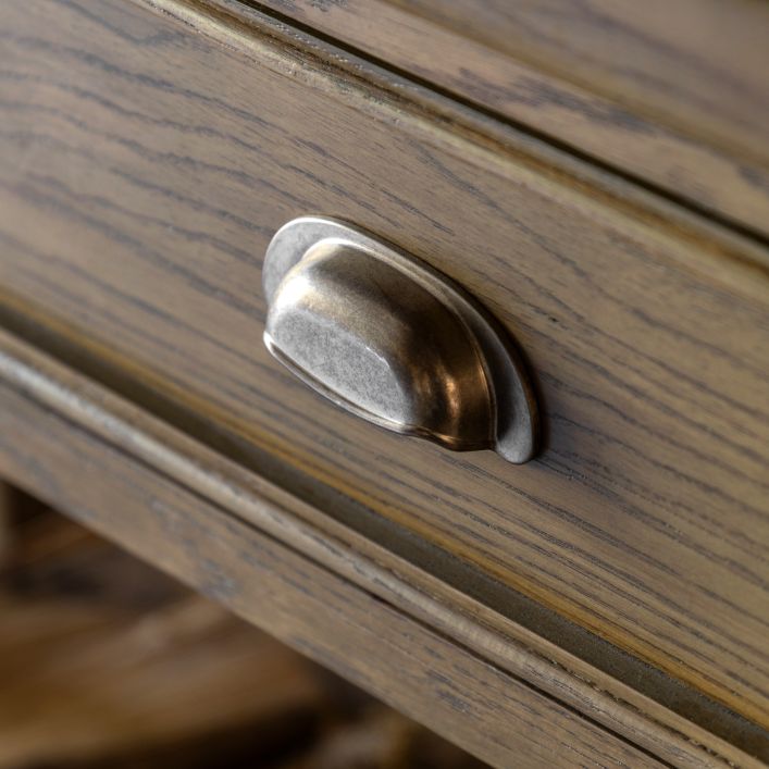 Gallery Direct Hardwick 1 Drawer Console Table has an oak and veneer construction and is complemented by chic metal drawer handles