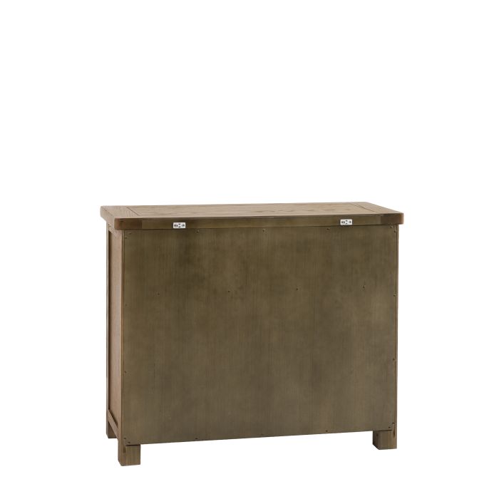 Gallery Direct Hardwick 2 Door 1 Drawer Sideboard is constructed using solid oak woods and veneers for a warm natural wood look and feel