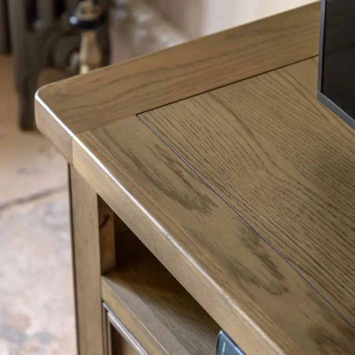 Gallery Direct Hardwick Media Unit is crafted from oak solid woods and veneers with a natural warm finish and gently rounded corners