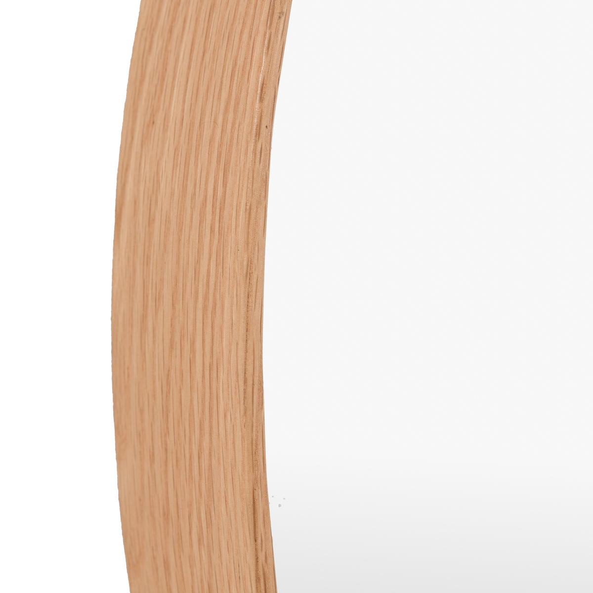 Gallery Direct Helsinki Round Mirror Oak, close-up of the mirror and frame details