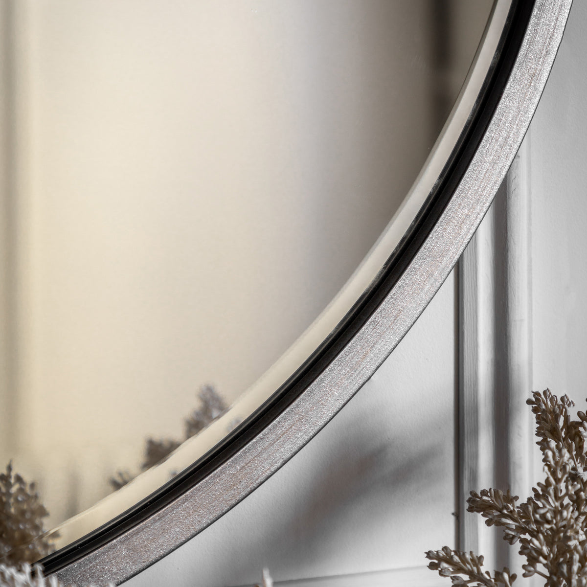 Gallery Direct Higgins Round Antique Silver, close-up of the mirror and frame details