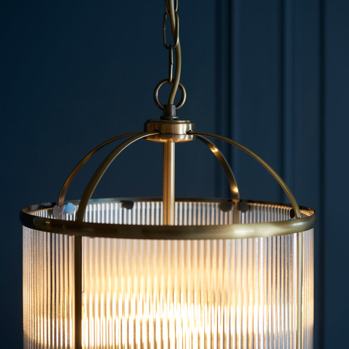 Gallery Direct Lambeth Ribbed 4lt Pendant, close-up of the finish and design