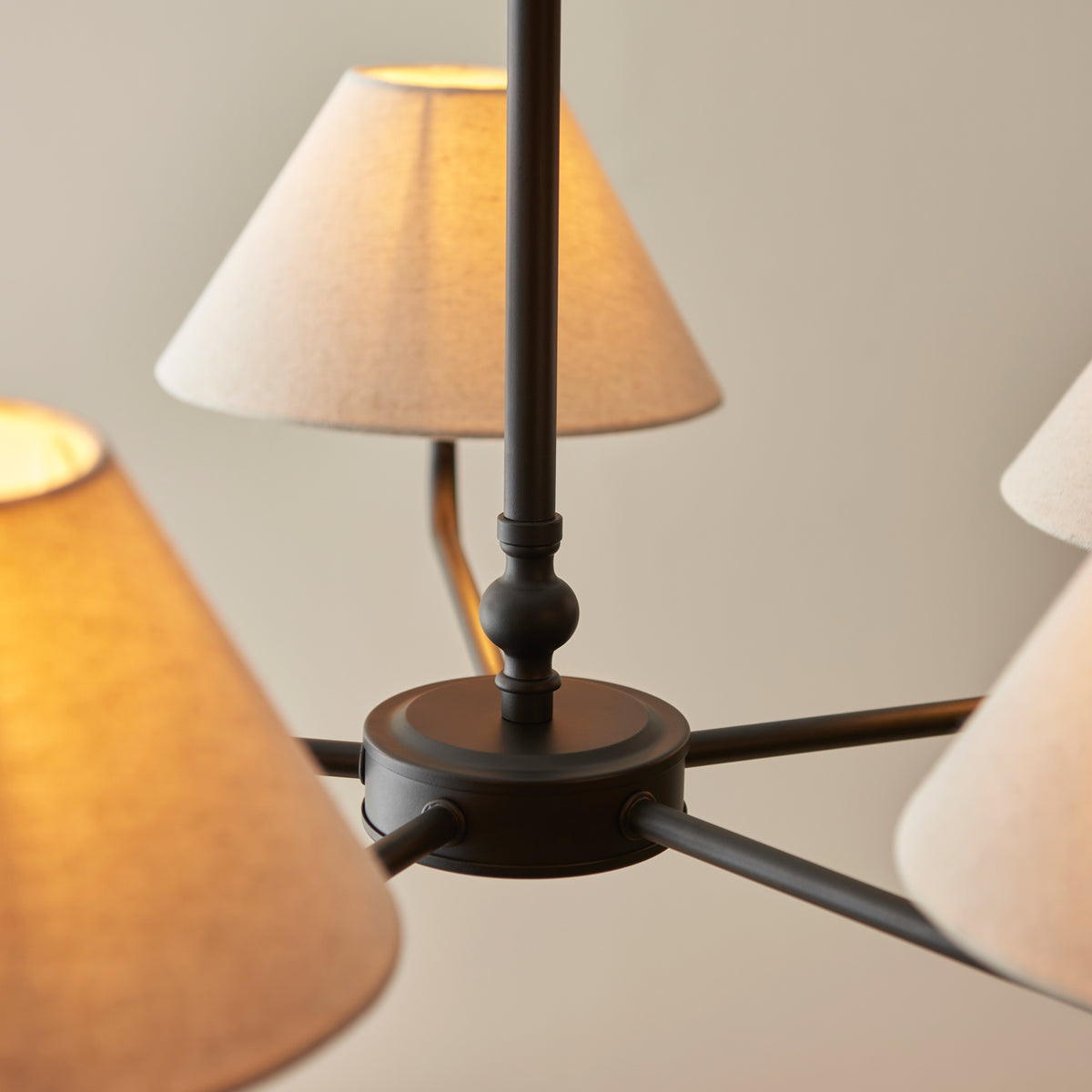Gallery Direct Lille 5 Pendant Light Matt Black, close-up of the finish and design