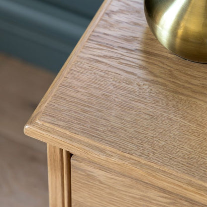 Gallery Direct Malvern 1 Drawer Bedside Cabinet made from oak solids and veneers with a warm wood-grain effect 
