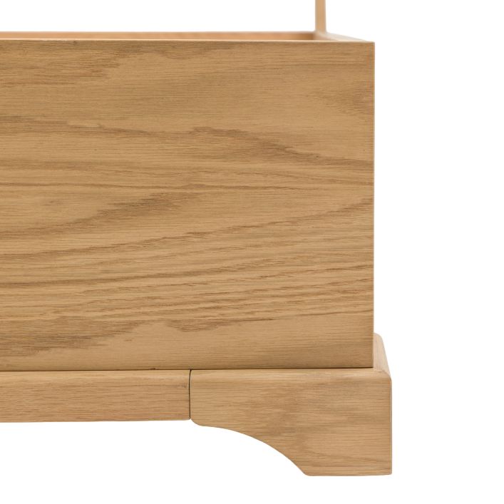 Gallery Direct Malvern King Size Bed frame is constructed from solid oak woods and veneers with natural wood-grain pattern throughout