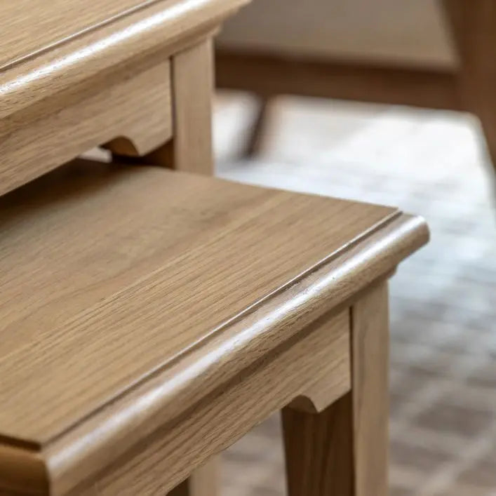 Gallery Direct Malvern Nest of 2 Tables constructed from solid oak wood and veneers with a natural wood-grain pattern finish