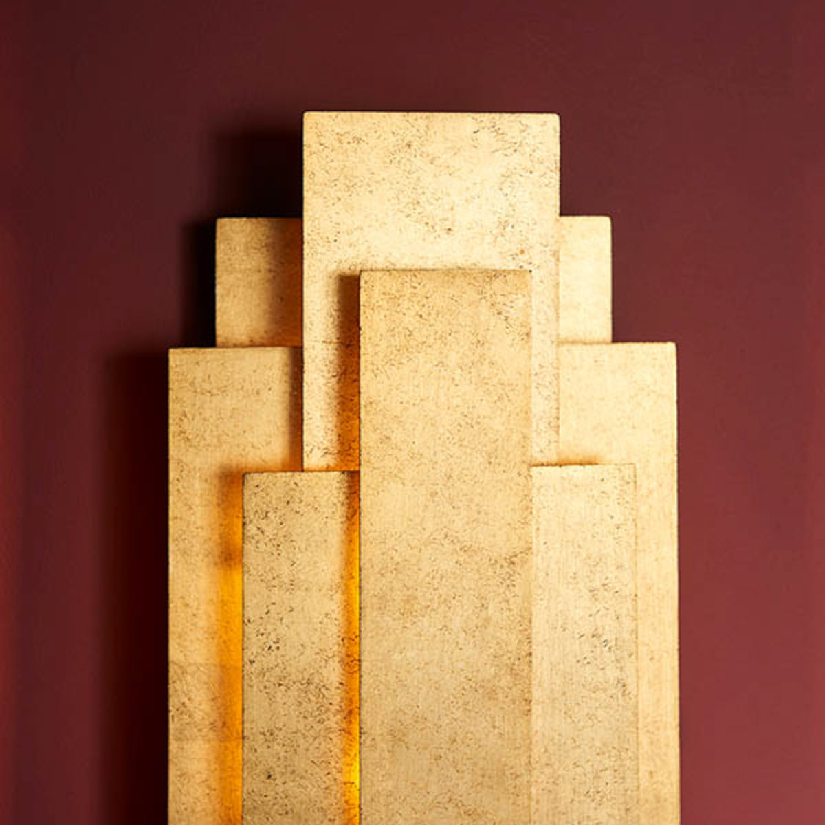 Gallery Direct Ovid Wall Light Gold, close-up of the finish and design