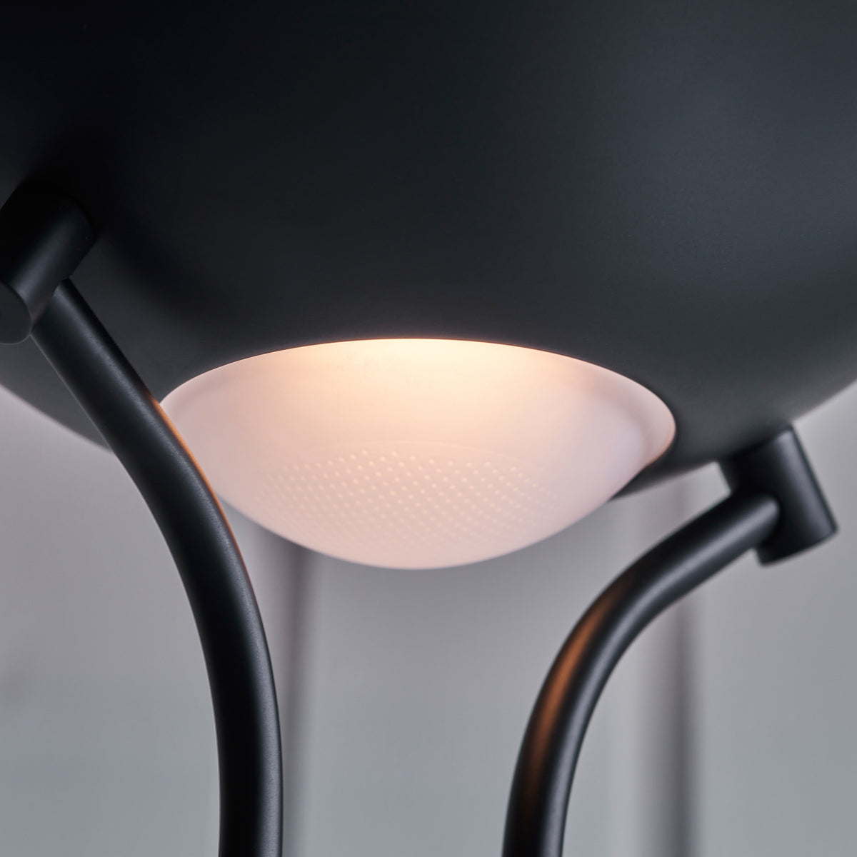 Gallery Direct Rome Floor Light Black, close-up of the finish and design