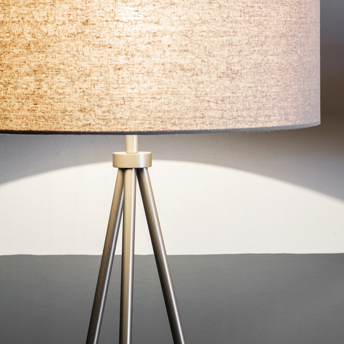 Gallery Direct Tri Floor Lamp, close-up of the finish and design