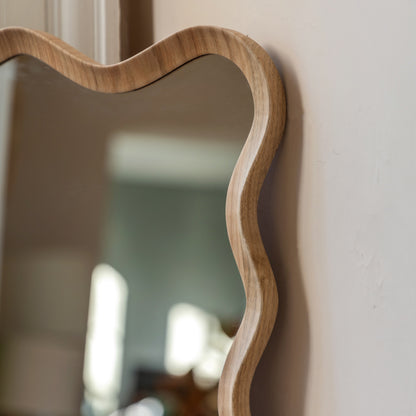 Gallery Direct Wiggle Leaner Mirror Oak, close-up of the mirror and frame details