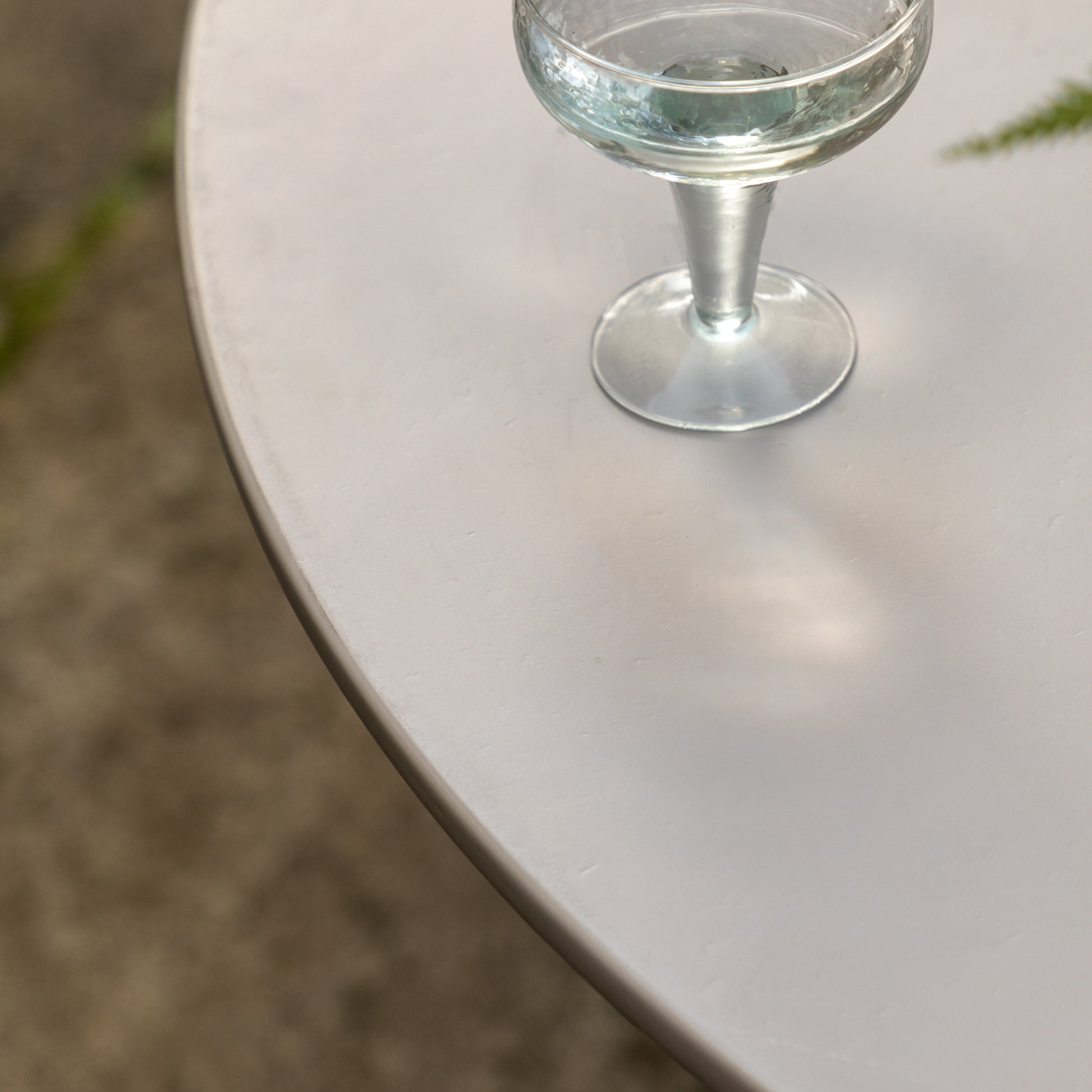 Gallery Garden Avena 4 Seater Dining Set features a round tempered glass table top