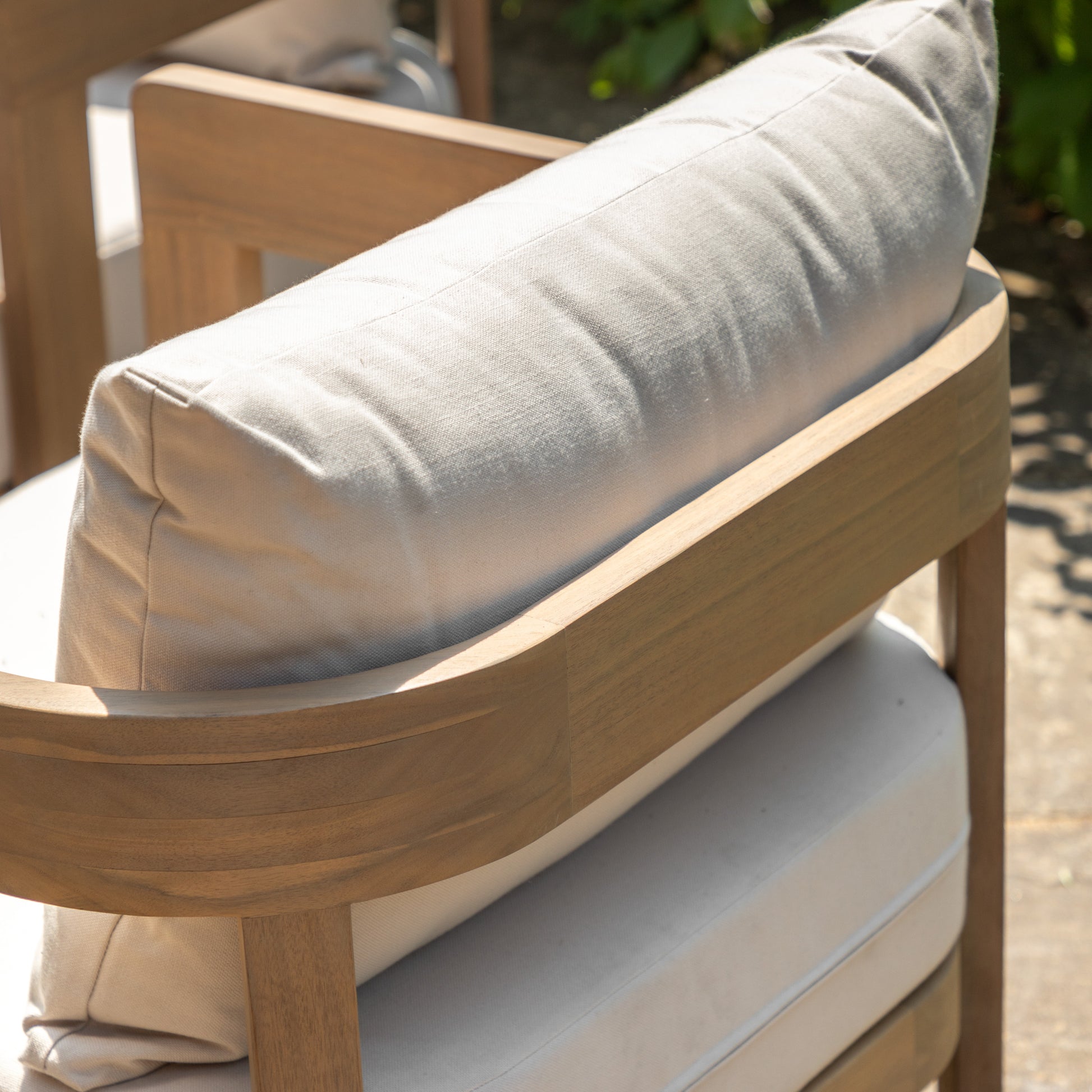 Gallery Garden Madeira Lounge Set features a 2 seater sofa and 2 armchairs with padded cushions, plus a coffee table and a side table 