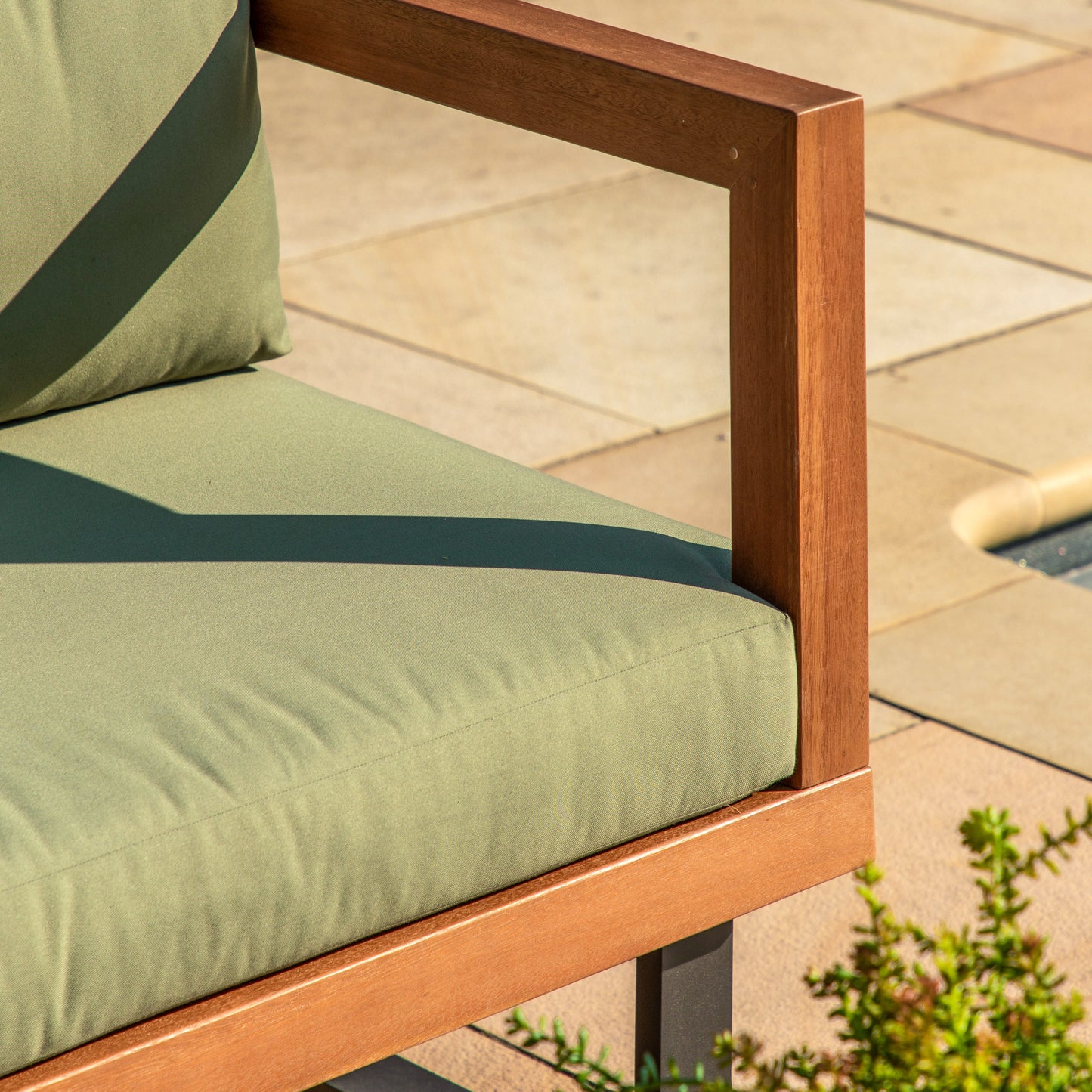 Gallery Garden Oad Corner Sofa Set features a eucalyptus solid wood frame with green cushions and black metal legs