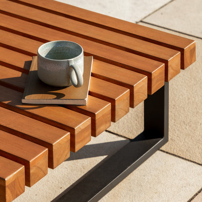 Gallery Garden Oad Corner Sofa Set features a 5 seater corner sofa and a matching eucalyptus slatted coffee table with dark powder coated metal legs