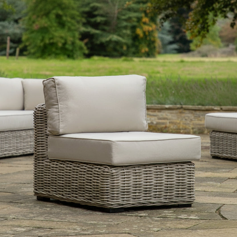 Gallery Garden Ragusa 1 Seater Module can be used to extend the corner lounge set. Constructed from 9mm rounded weave rattan with generously padded cushions