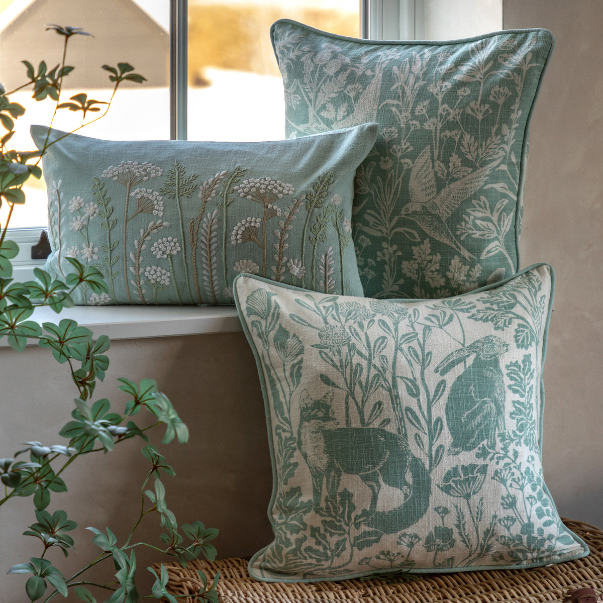Gallery Direct Bibury Animals Cushion Duck Egg Poly Filled - image 4