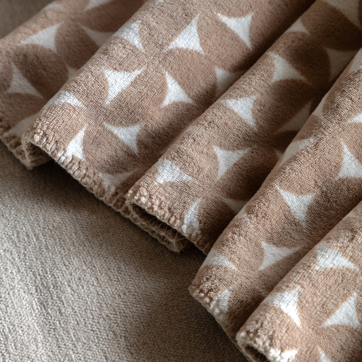 Gallery Direct Modern Geo Flannel Throw Taupe - image 4