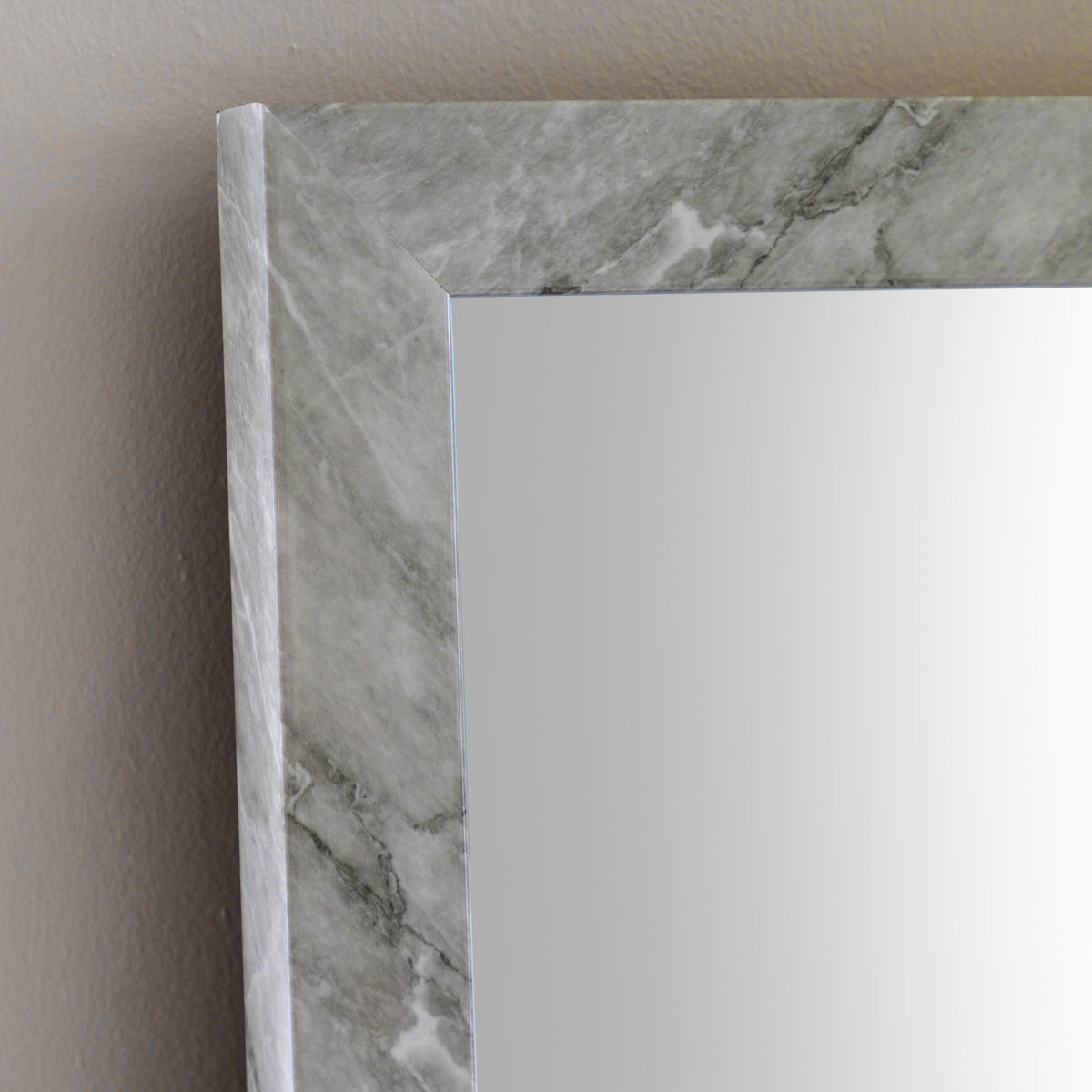 Gallery Direct Romano Leaner Mirror Marbled White - image 3