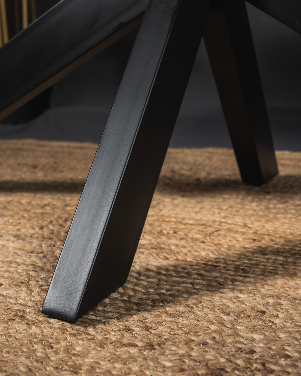 Carlton Furniture Lovell Dining Table with Spider Leg — metal leg detail