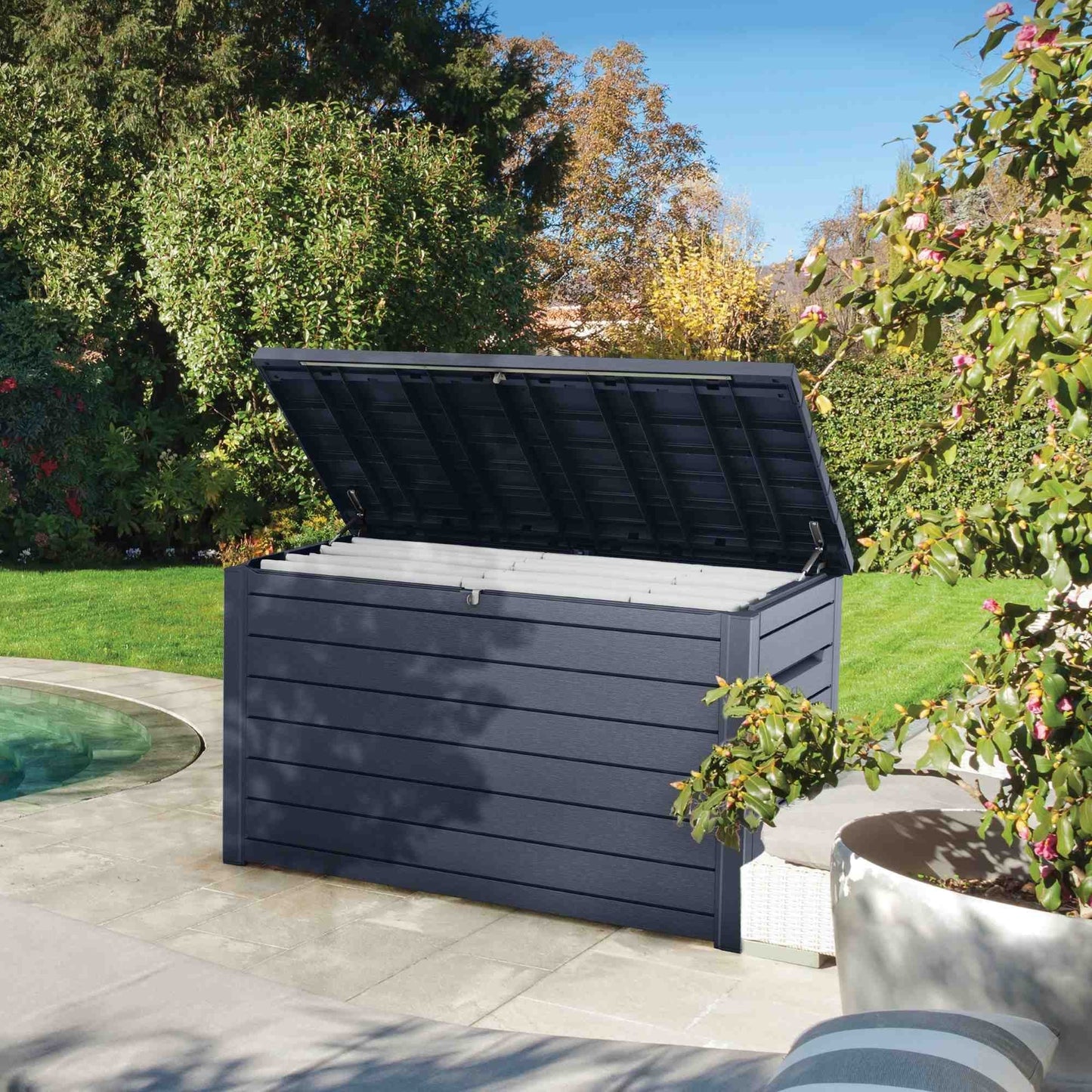 Shackletons Large Outdoor Storage Box
