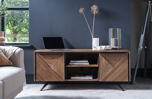 Indoor Media Units | Shackletons