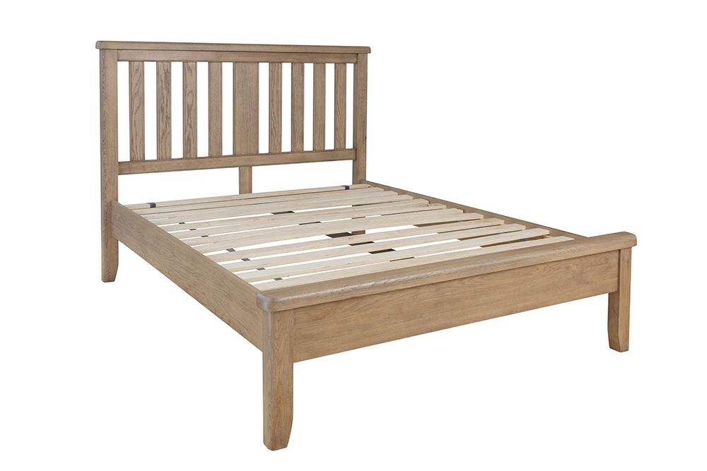 Kettle Parker 4’6 Bed with wooden headboard and low end footboard