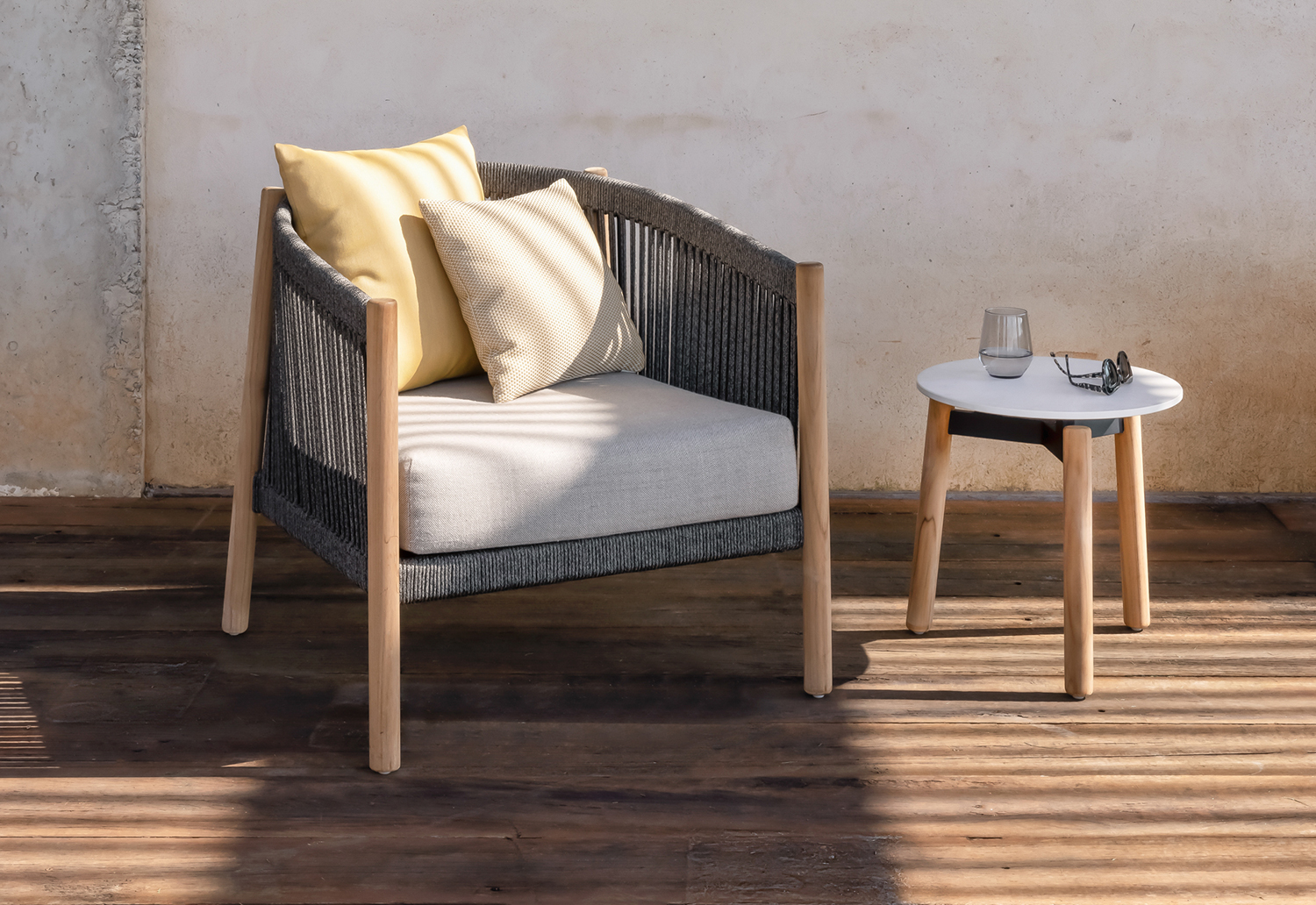 Vincent Sheppard Lento Lounge Chair  1 Stone