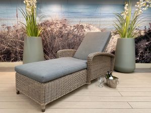4 Seasons Outdoor Somerset Single Sunbed  in Pure Weave | Shackletons