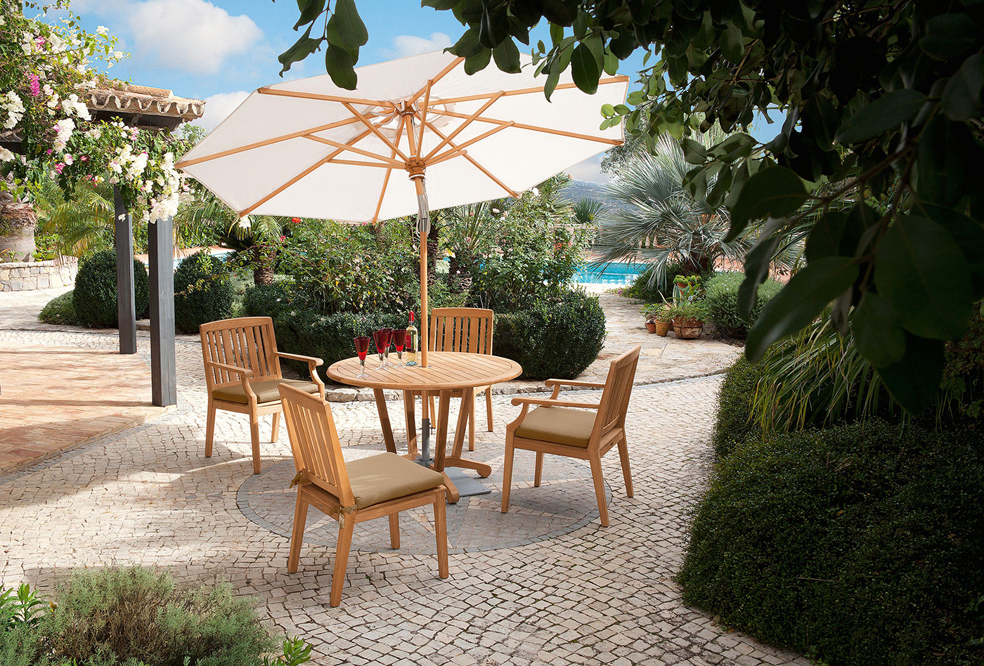Barlow Tyrie Chesapeake 4 Seat Dining Set