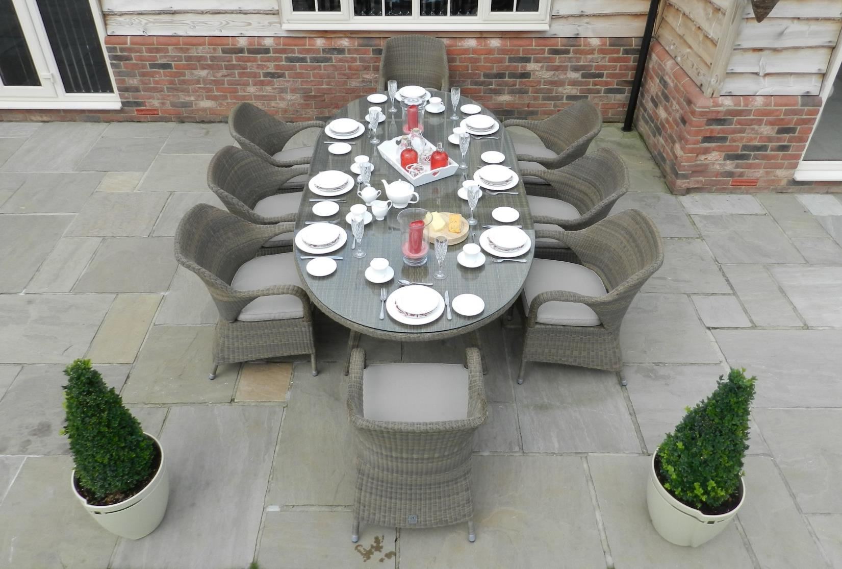 4 Seasons Outdoor Sussex Oval 8 Seat Dining Set in Polyloom Pebble Weave
