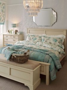 Laura Ashley Clifton 4ft 6 Bedframe in Ivory | Shackletons